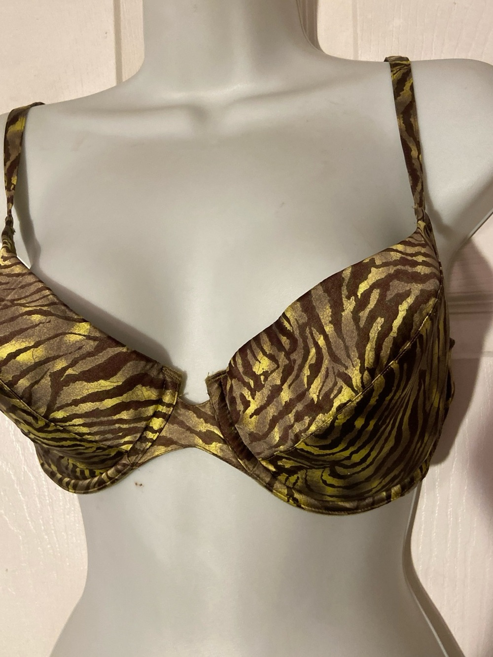 Vintage Y2K Victoria’s Secret Silk Green Zebra Print Bra•38 C